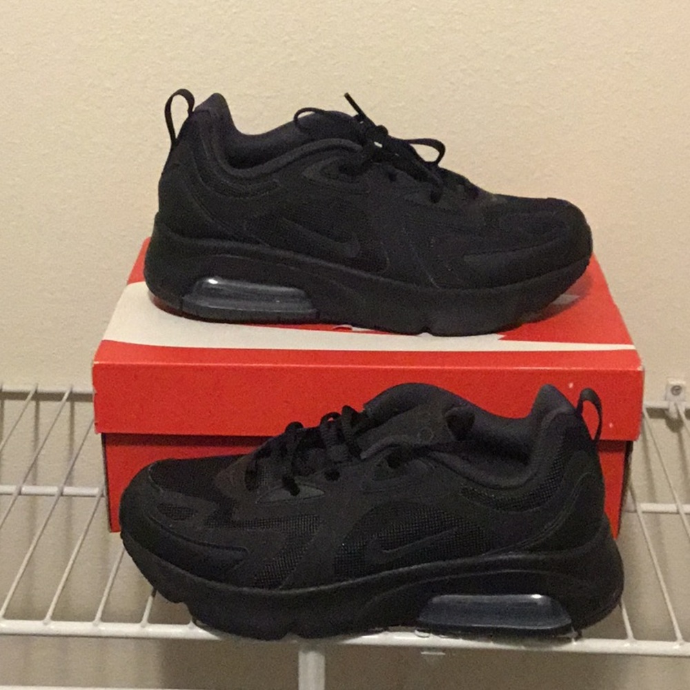 Black Nike Air Max